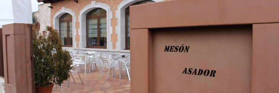 una larga tradición pinchos de lechazo en mesón asador Carlos en Traspinedo Valladolid